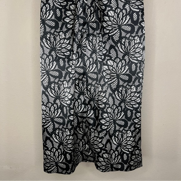 Size 8 Maggy London Black White Lace Print Satin Dress V Neck Event Party - Picture 12 of 12